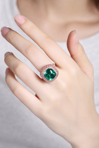 18K gold 6.5ct emerald ring，anniversary，birthday，holiday present，lab grown gemstones，cushion cut